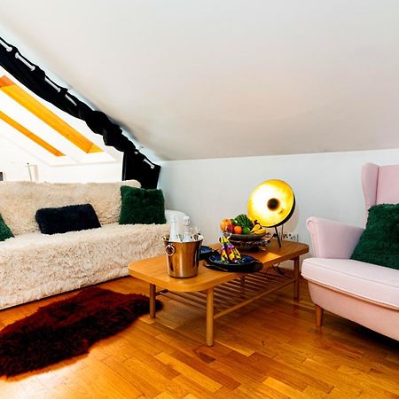פראג Golden River Apartment מראה חיצוני תמונה